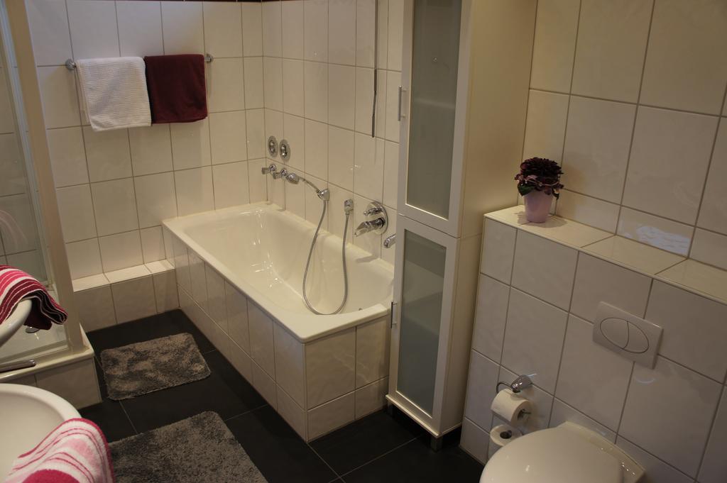 קרפלד Ferienwohnung Poettershof חדר תמונה